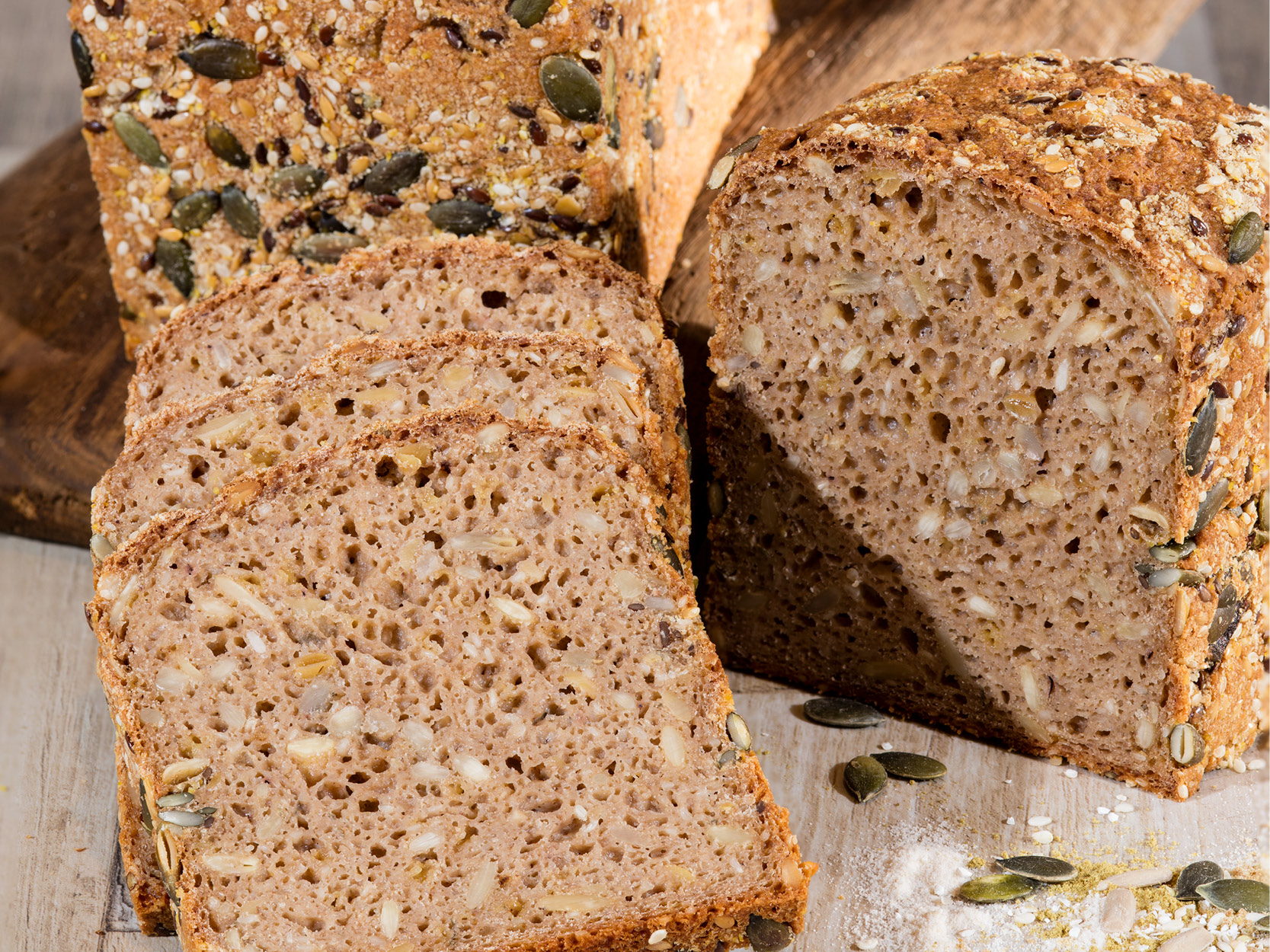 Glutenfreies Kastenbrot mit Kürbiskernen