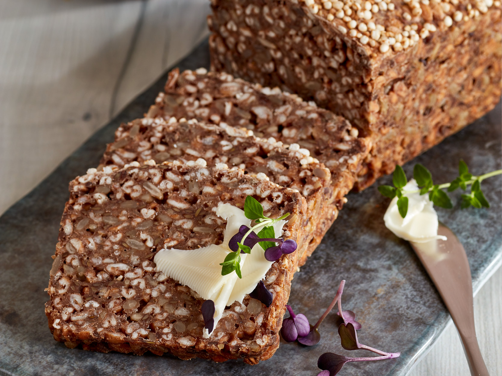 Dinkelbrot "Spelt1888", im Kasten gebacken, angeschnitten