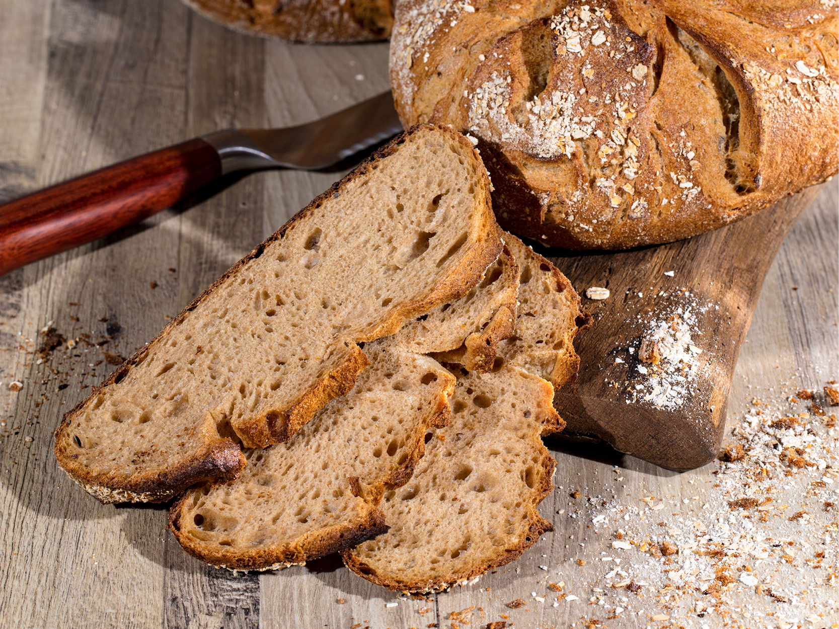 Brot "Triticum". Drei Scheiben aufgefächert